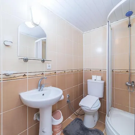 Pleasant Business-Friendly Flat Walking Distance To Beach With Balcony In Konyaalti Antalya *