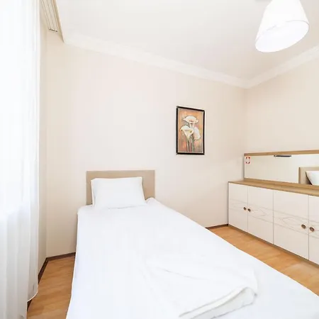 Pleasant Business-Friendly Flat Walking Distance To Beach With Balcony In Konyaalti Antalya *