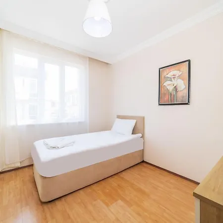 Pleasant Business-Friendly Flat Walking Distance To Beach With Balcony In Konyaalti Antalya